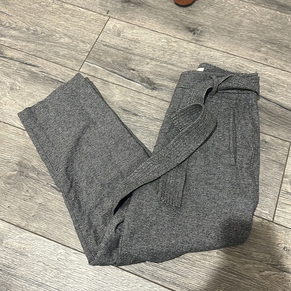 • Wilfred Aritzia • Women’s Jallade Crop Trouser Pants Belted  Gray 6 - Picture 3 of 5